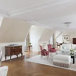 Le Bristol Paris, Oetker 5*