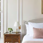 Le Bristol Paris, Oetker 5* Paris